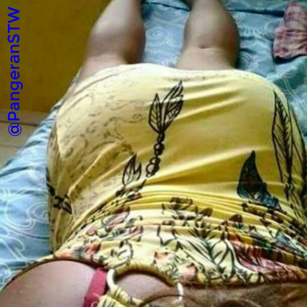 Ayo tebak.. Ini lg bobo siang atw ngapain..?
#tantekesepian #tantemontok #tantegirang #tanteseksi  #STW #istrikesepian #Jandakesepian #JandaSeksi #ngentottante