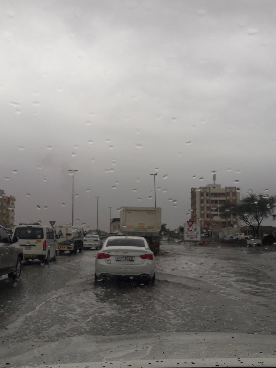 eisa_ebrahim86's tweet photo. ما ارقّها وقت الشتاء ☔️❤️

#رأس_الخيمة https://t.co/hTybtj654T