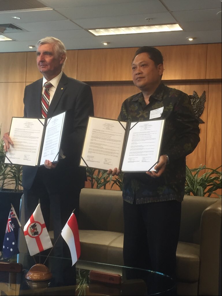 Jo Stevens (@konjenbali) on Twitter photo Very much welcome the signing of a letter of intent between the Cities of Denpasar and Perth today. A great beginning to cooperation and exchange between #Perth and #Denpasar in the digital/start up sector <a href="/kotadenpasar/">kota denpasar</a> <a href="/CityofPerth/">City of Perth</a> @kumpulco 🇦🇺🇮🇩 Very much welcome the signing of a letter of intent between the Cities of Denpasar and Perth today. A great beginning to cooperation and exchange between #Perth and #Denpasar in the digital/start up sector <a href="/kotadenpasar/">kota denpasar</a> <a href="/CityofPerth/">City of Perth</a> @kumpulco 🇦🇺🇮🇩
