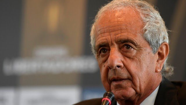 FlavioAzzaro's tweet photo. Me encanta como muchos pintan a @RodolfoDonofrio como el abuelo de Heidi, el mártir de la película, y se encontraron 300 entradas y 7 millones de mangos en la casa de un Barra de #River. 

¿Qué dirían algunos medios si hubiera pasado en #Independiente con #Moyano? https://t.co/3Cr68lrUap