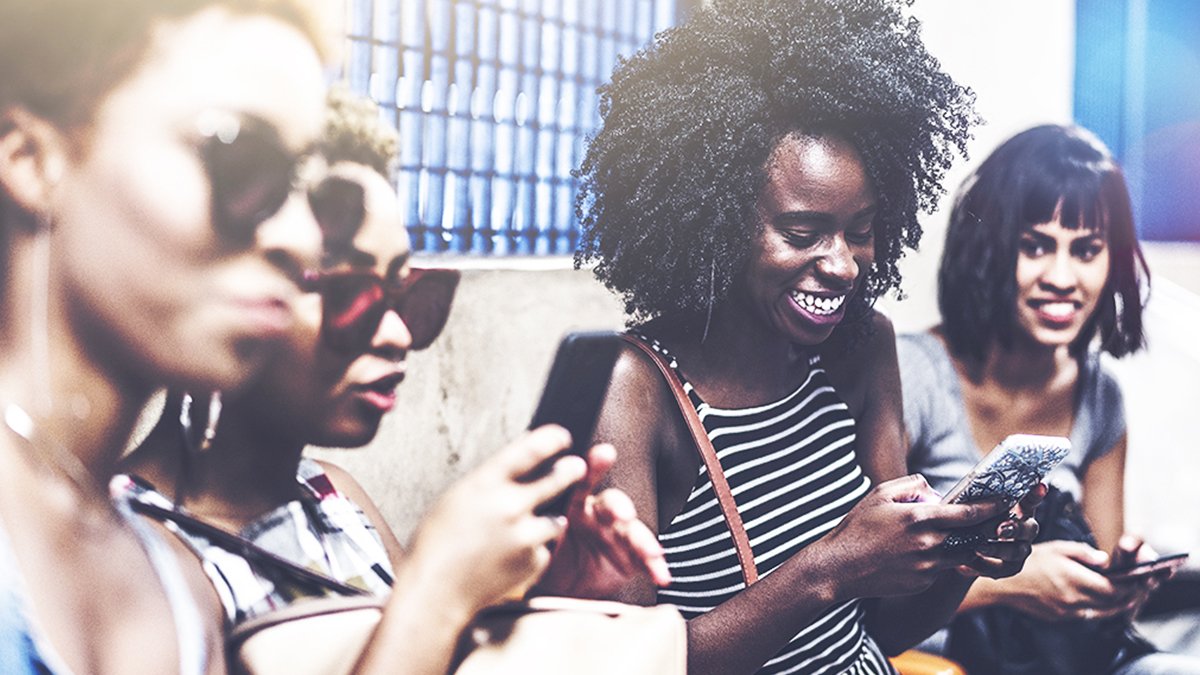 CapitecBankSA's tweet image. RT to enter our Love Capitec mosaic &amp;amp; stand to win R10K. Thank you #SA for making us the Most Loved Bank on Social Media in the @BrandsEye BSI report. 🔥🔥🔥