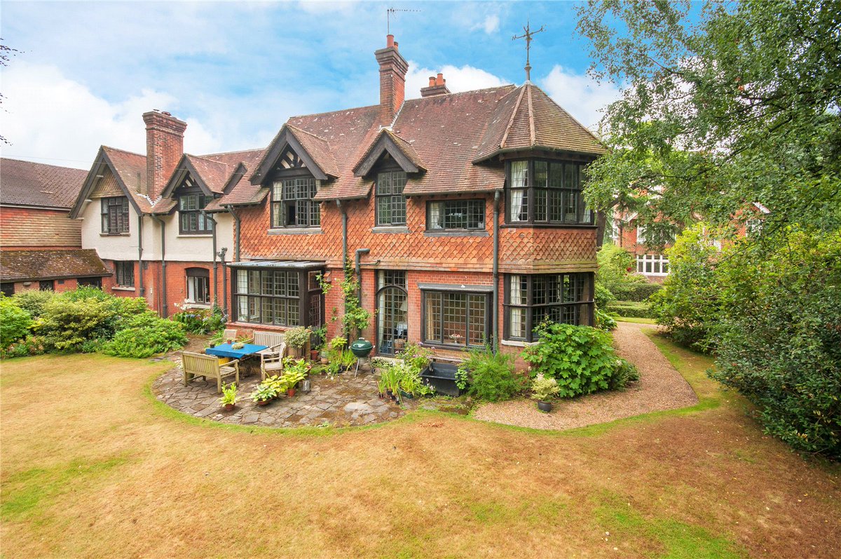 JSDorking's tweet photo. Here's a small selection of our properties for sale in Surrey.
You can view them all on our new website: https://t.co/zBNJcePEXh
#Newdigate #Westcott #Leatherhead #Surrey #SurreyHills #NorthDowns #AbingerCommon #Leigh #Reigate #RanmoreCommon #movinghome #newhome #propertysearch https://t.co/6YS6fNMnLW