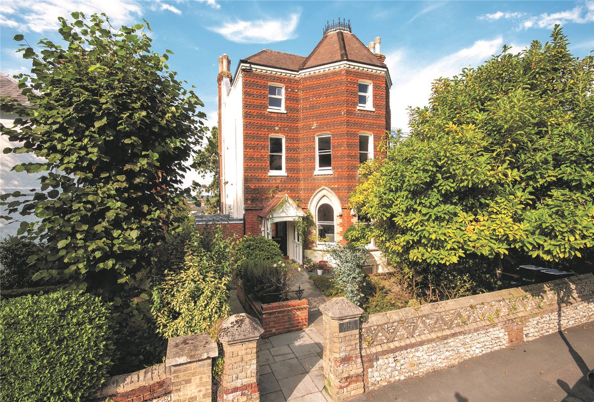 JSDorking's tweet photo. Here's a small selection of our properties for sale in Surrey.
You can view them all on our new website: https://t.co/zBNJcePEXh
#Newdigate #Westcott #Leatherhead #Surrey #SurreyHills #NorthDowns #AbingerCommon #Leigh #Reigate #RanmoreCommon #movinghome #newhome #propertysearch https://t.co/6YS6fNMnLW