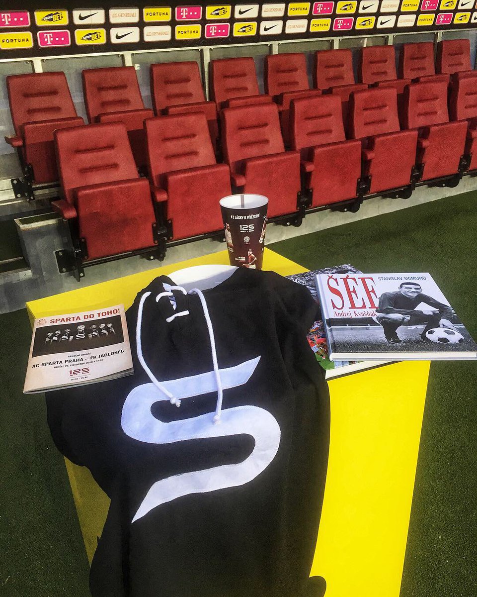 davidsobisek's tweet photo. @ACSparta_CZ včera oslavila 125 let od založení klubu. Připravila pro fanoušky bohatý program, natočila super videa, hráči oblékli retro dresy, atd. Super práce od všech lidí, kteří se na tom podíleli 👏 #acsparta #125let https://t.co/yWfuHZQBta