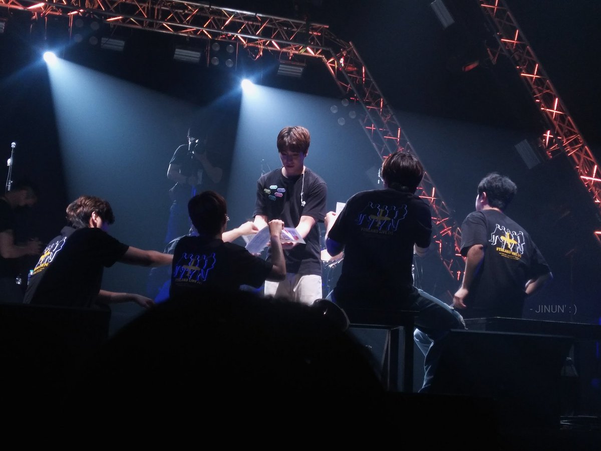 NNun55's tweet photo. Wherever you go 변치 않을게
시간이 멈춰버린 There is paradise : )

So be with you ..

♥
#2018FTISLANDLIVEPLUSINBKK https://t.co/49mHhR02rU
