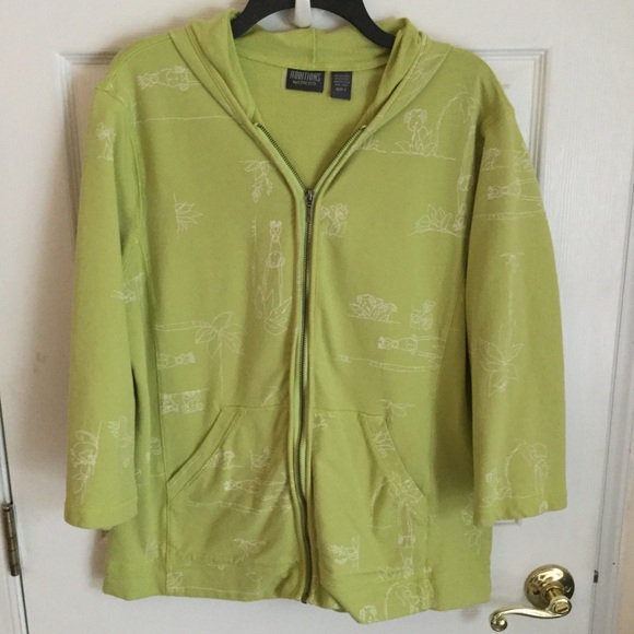 bubblelynn37's tweet photo. So good I had to share! Check out all the items I'm loving on @Poshmarkapp from @DianeSegura11 #poshmark #fashion #style #shopmycloset #thenorthface #chicos #boohoo: https://t.co/RONlzKrYOC https://t.co/Au5jUJBW91
