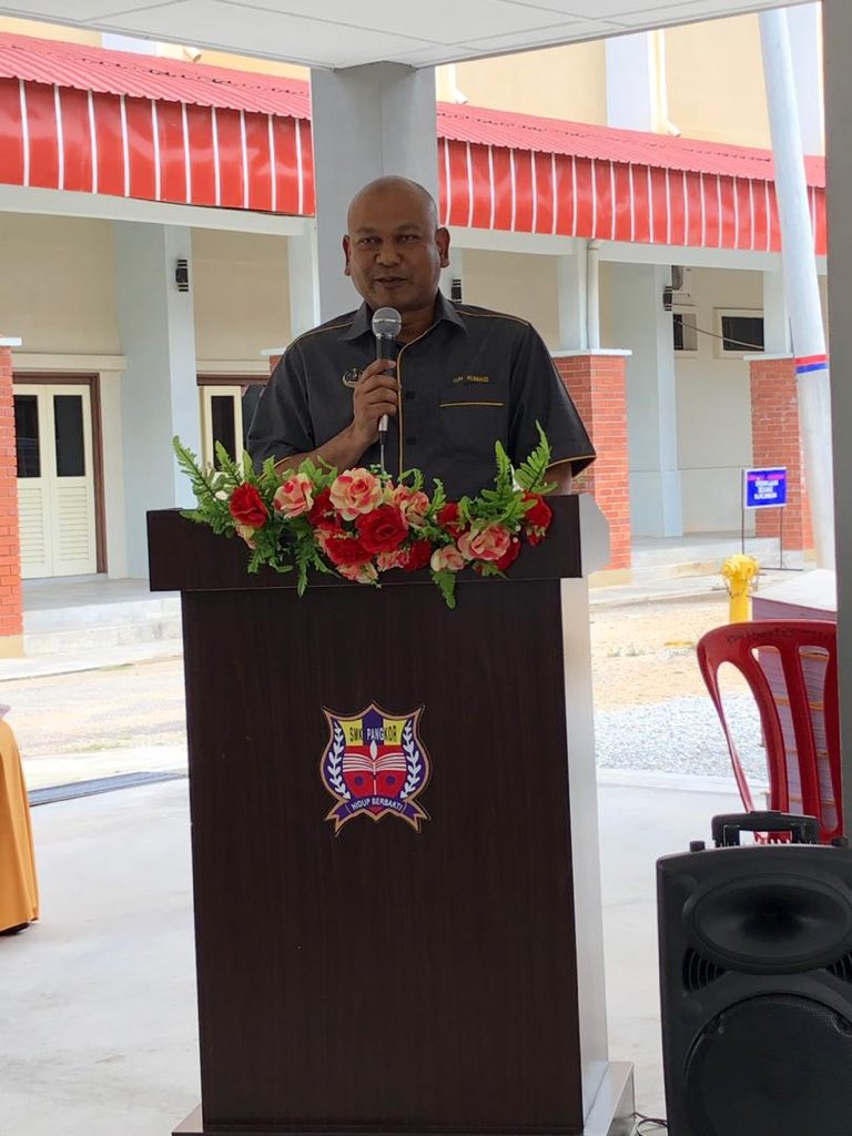 Majlis Penyerahan sekolah daif Daerah Manjung yang di rasmikan oleh Timbalan Pengarah JKR Perak bersama Jurutera Daerah JKR Manjung @MOWorks <a href="/JKRMalaysia/">JKR Malaysia</a> <a href="/Ahameed3/">Ir. Ahameed Tarmizi bin Ramli</a> <a href="/JKRPERAK/">JKR PERAK</a> @