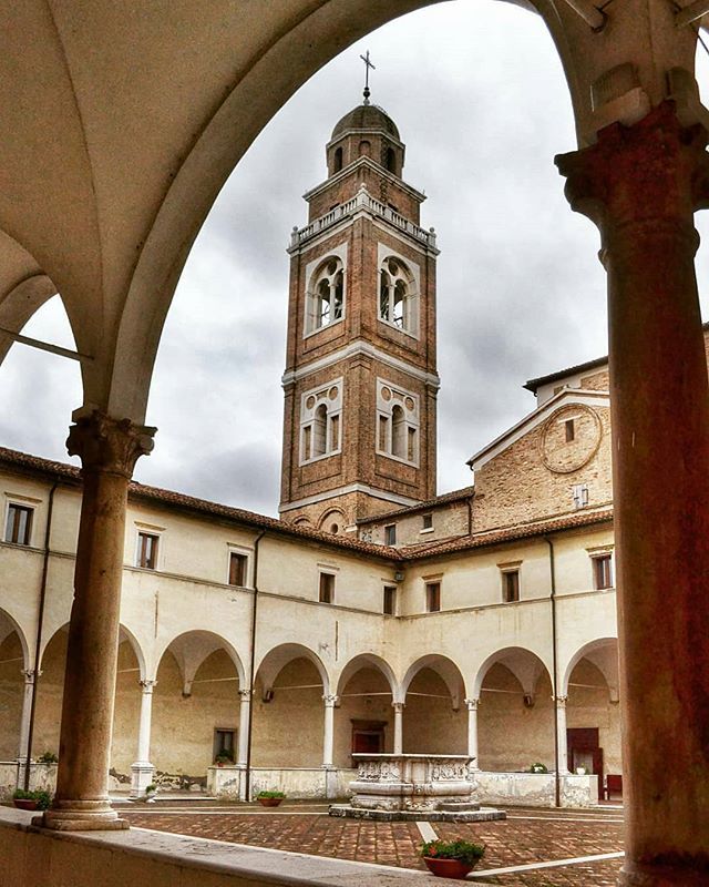 destinazionefan's tweet photo. Il Chiostro di San Paterniano, il cuore spirituale della città di Fano
.
.
📷 @roberta.pascucci
.
.
#fano #destinazionefano #marchetourism #prolocofano #yallersmarche #shotz_of_marche #viaggionellemarche #yallersmarche #uaumarche #uauitalia #yallersi… https://t.co/yzokissw4F https://t.co/4HjY8S22TU