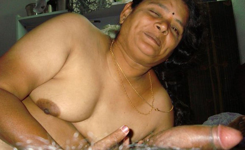 Indian mature aunty porn pics