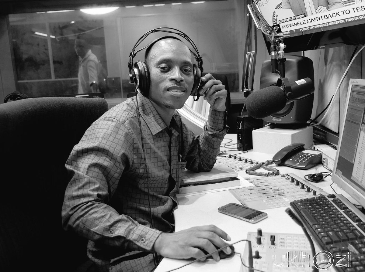 ukhozi_fm's tweet photo. Ukhona uSbu Buthelezi eStudio eThekweini #NdizaNathi 12-3pm @iamsbubuthelezi @MrozaWangempela #ShengeNation https://t.co/XYYGu0uwuu