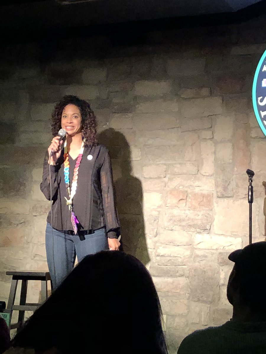 RKapil's tweet image. What an event! I’ve never had so much fun at a fundraiser! @ClassicChicProd @YukYuksVan #femalecomedy #courage @laughterzone101