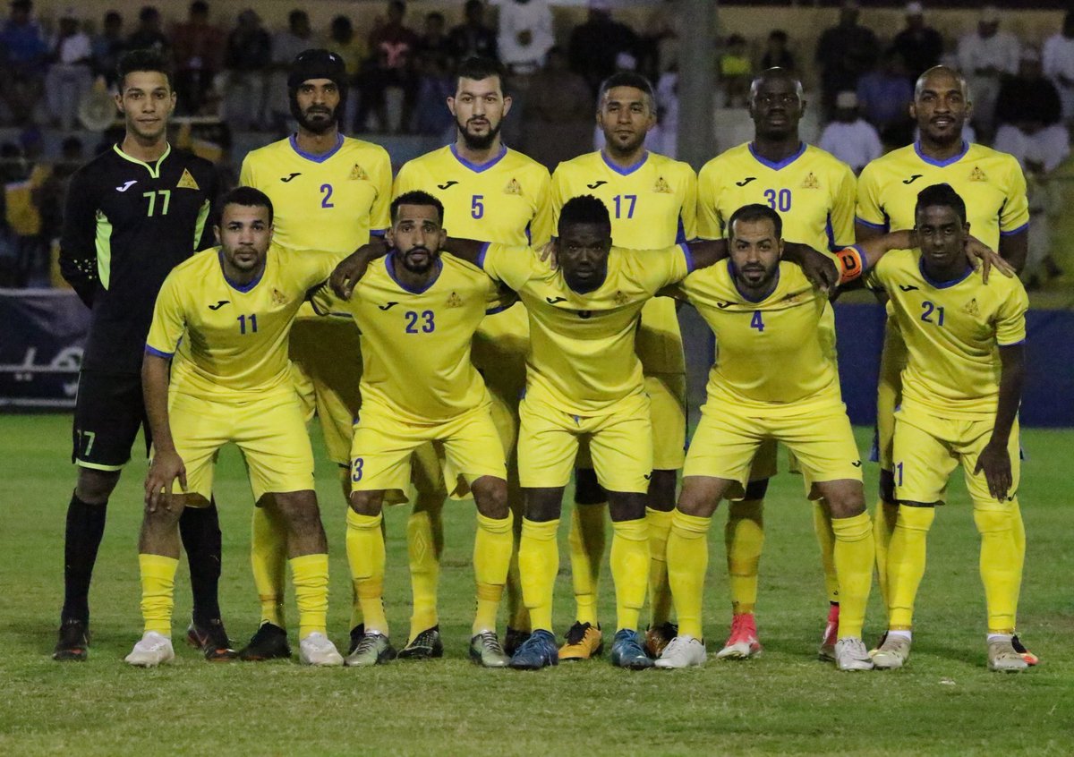 تتقدم إدارة فريق شباب مسكن وجميع منتسبي الفريق بالتهنئة الحارة لإدارة ولاعبي وجماهير ومحبي #نادي_عبري
بمناسبة تأهل النادي لدوري الدرجة الأولى متمنين لهم التوفيق والمزيد من النجاح.