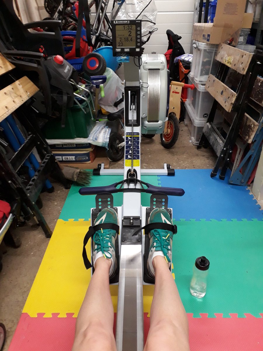 LeonieSadler's tweet image. Inspired by @Helenglovergb #sherows in the smallest possible corner of the garage. Exercise when you can't leave the house!