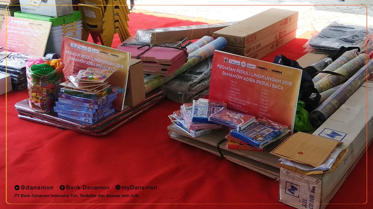 Bantuan berupa proyektor, white screen, printer, rak buku, karpet, meja-kursi lipat, permainan edukasi dan lainnya diserahkan pada Sabtu, 3 November 2018 lalu. #3

#Danamon #DanamonPeduli #DanamonMenginspirasi #SaatnyaPegangKendali