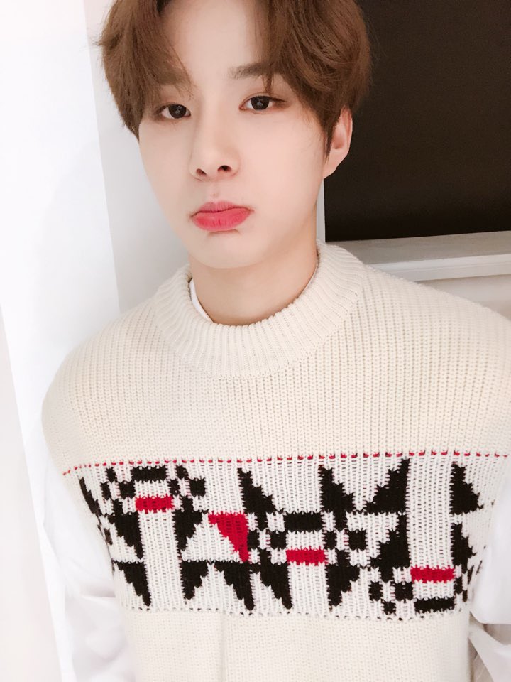 NCTsmtown_127's tweet photo. 여러분 오늘 맛있는거 많이 먹기~~

#NCT127_SimonSays
#SimonSays #NCT127 https://t.co/bXC0Eon4IJ
