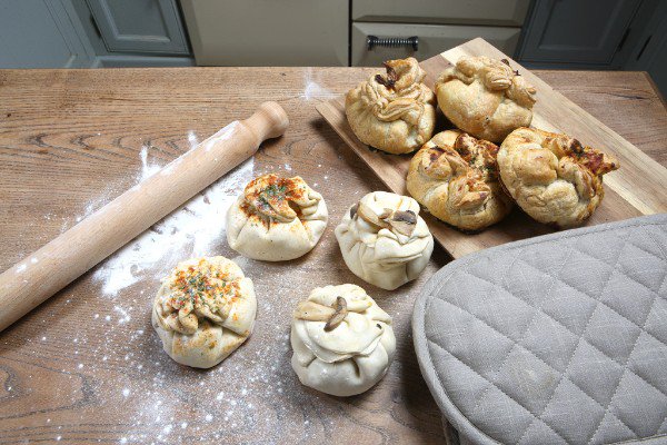 country_vic's tweet photo. 🍴 | Scrumptious Family Pies | Pastry Purses | Mealtime Mains | 🍴 - https://t.co/jOO9kdNpF0 https://t.co/TUyABEU1Sd