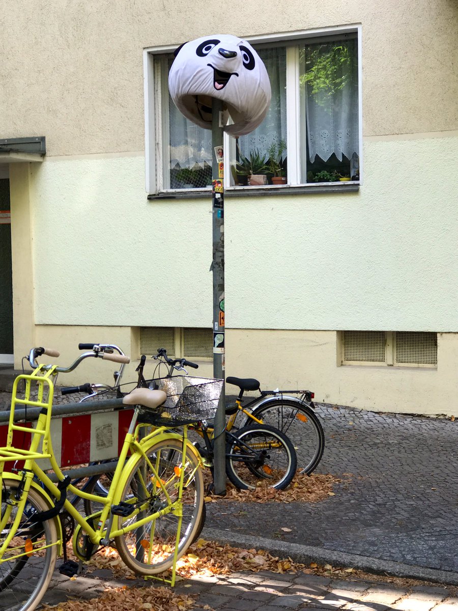 #BerlinDirt #BerlinStyle
#Panda Berlin, Nansenstr, 25.9.18
<a href="/neukoellnernet/">neukoellner.net</a>