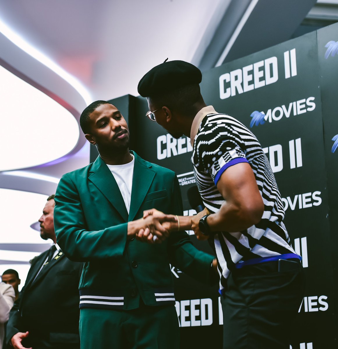 MapsMaponyane's tweet photo. Thanks for coming out to SA for the @creedmovie premiere @michaelb4jordan π¬π₯ #Creed2ZA
#CreedII
πΈ: @Jay_Teja https://t.co/o1Z1mYXCz9