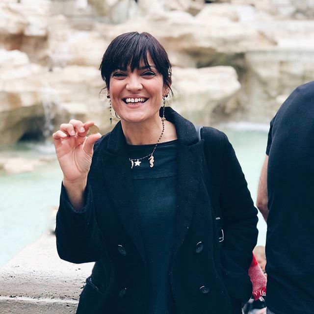 fra_unpo's tweet photo. Che te ne fai delle monetine da lanciare quando i tuoi sogni li puoi inseguire?? Ci vediamo domani a Il ristorante degli chef su Rai due!
#vitadafoodblogger #francescapace #bloggeritalia #foodbloggeritaliani #foodbloggerlife #photooftheday #bloggerlife … https://t.co/1M5geg54Lq https://t.co/GXg2Mq9p2H