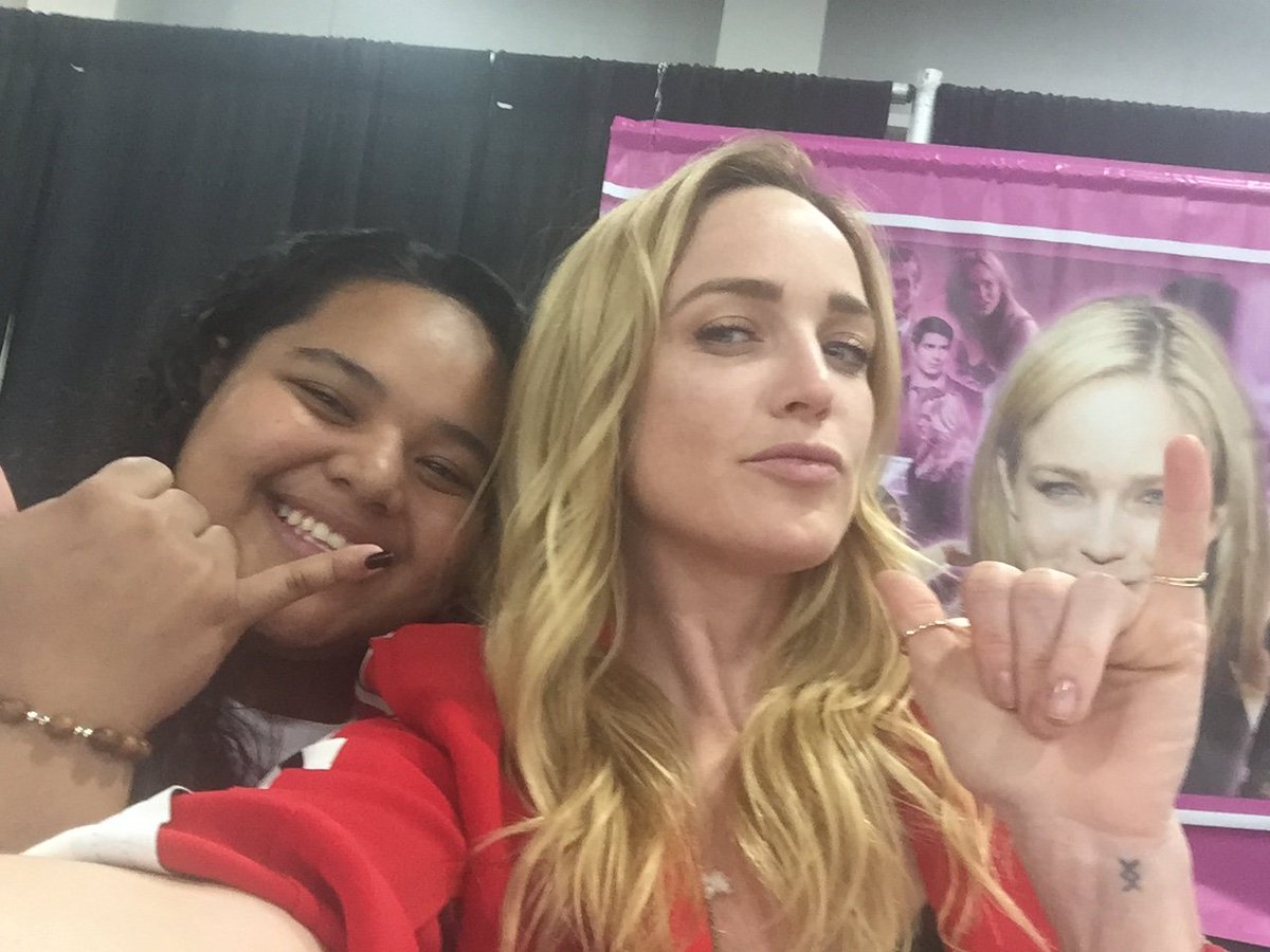 enrinachewek's tweet photo. Flashback to September 😪@caitylotz you sweet woman, you!  Hope you’ll get to visit the island life ova hereee 🌺🌴❣️🤙 https://t.co/fEajHkvBdq