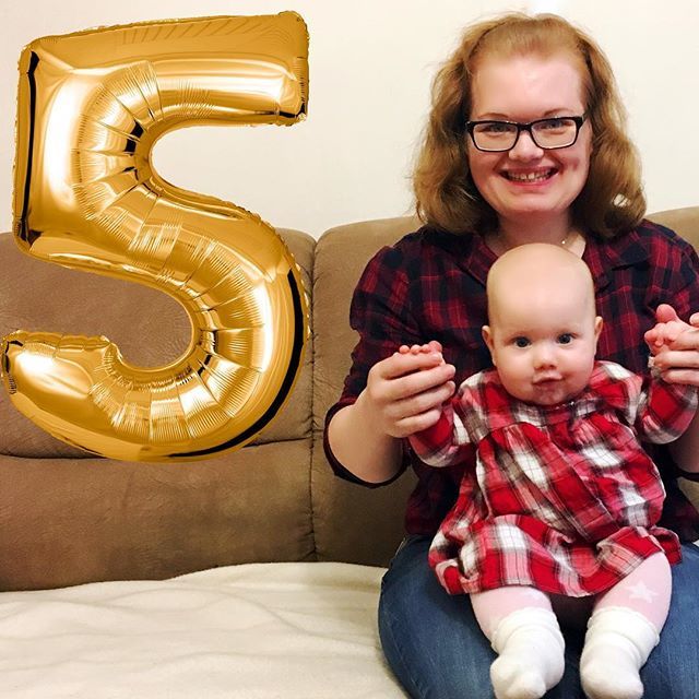 miauz's tweet photo. 5 Monate und schon soo groß 🎉😍. Wir sind im Holzfäller Partnerlook 😂. #diewocheaufinstagram #ig_motherhood #echtemamas #matchingoutfits #baby #momlife https://t.co/UZmteuubra https://t.co/QqndhYgODe