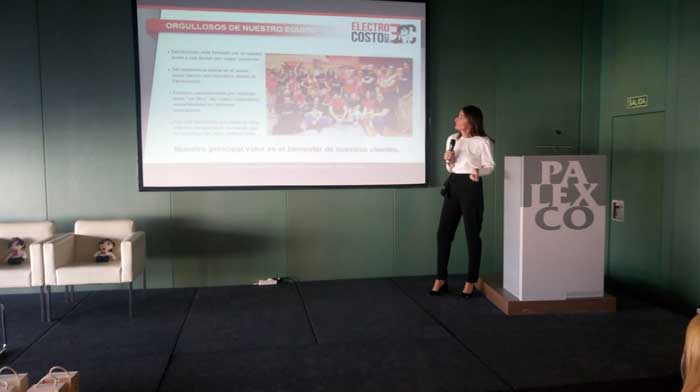 Ecommerce_es's tweet photo. ¡¡Más de 200 personas asisten en Coruña a la última parada del año de Ecommerce Tour!! 😍 Gracias Galicia!! 👏👏 #EcommerceTourlC https://t.co/kHyQQiFBqL https://t.co/hdJ9xRsP8c