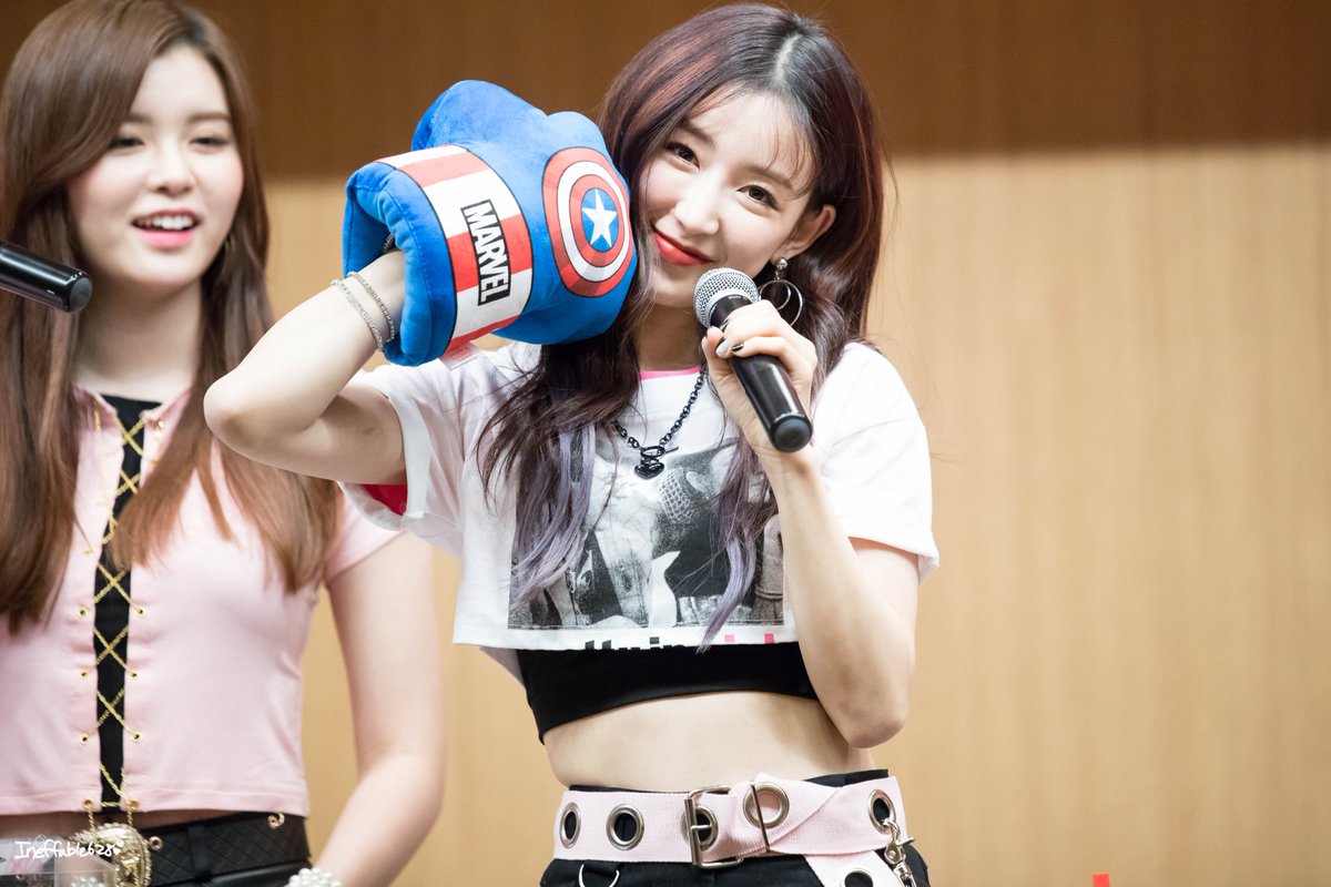 Ineffable628's tweet photo. 181125 여의도 팬싸 
🥰🥰🥰
#GUGUDAN #구구단 #HANA #하나 #신보라 #gu9udan 
@gu9udan https://t.co/7P5NQe2wFO