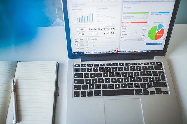 Google Analytics is a completely free web analytics tool provided by Google that helps you measure your website traffic and gather vital information about your website visitors. 

Here is a great beginners guide 🔥🍃 
#MondayBlogs #NewLeaf #Marketing 
👉🏻 firstsiteguide.com/google-analyti…