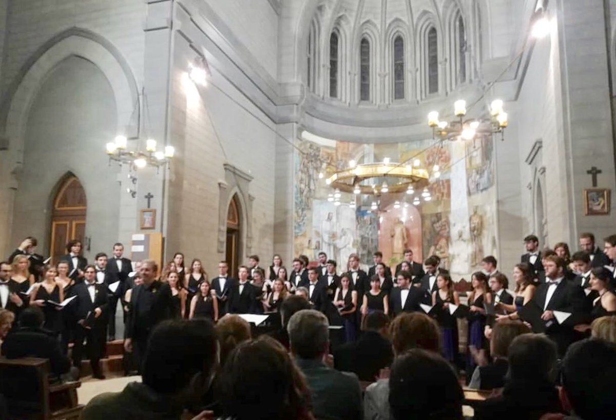 Cap de setmana rodó, coronat per un concert a <a href="/SantEsteveSes/">St Esteve Sesrovires</a> on el <a href="/Corjove/">CorJove OrfeóCatalà</a> va estar excels. Molt orgullós de vosaltres, sobretot per la generositat a l’hora d’expressar i fer lluir la música per sobre de tot, malgrat la complexitat del repertori! Moltes felicitats!