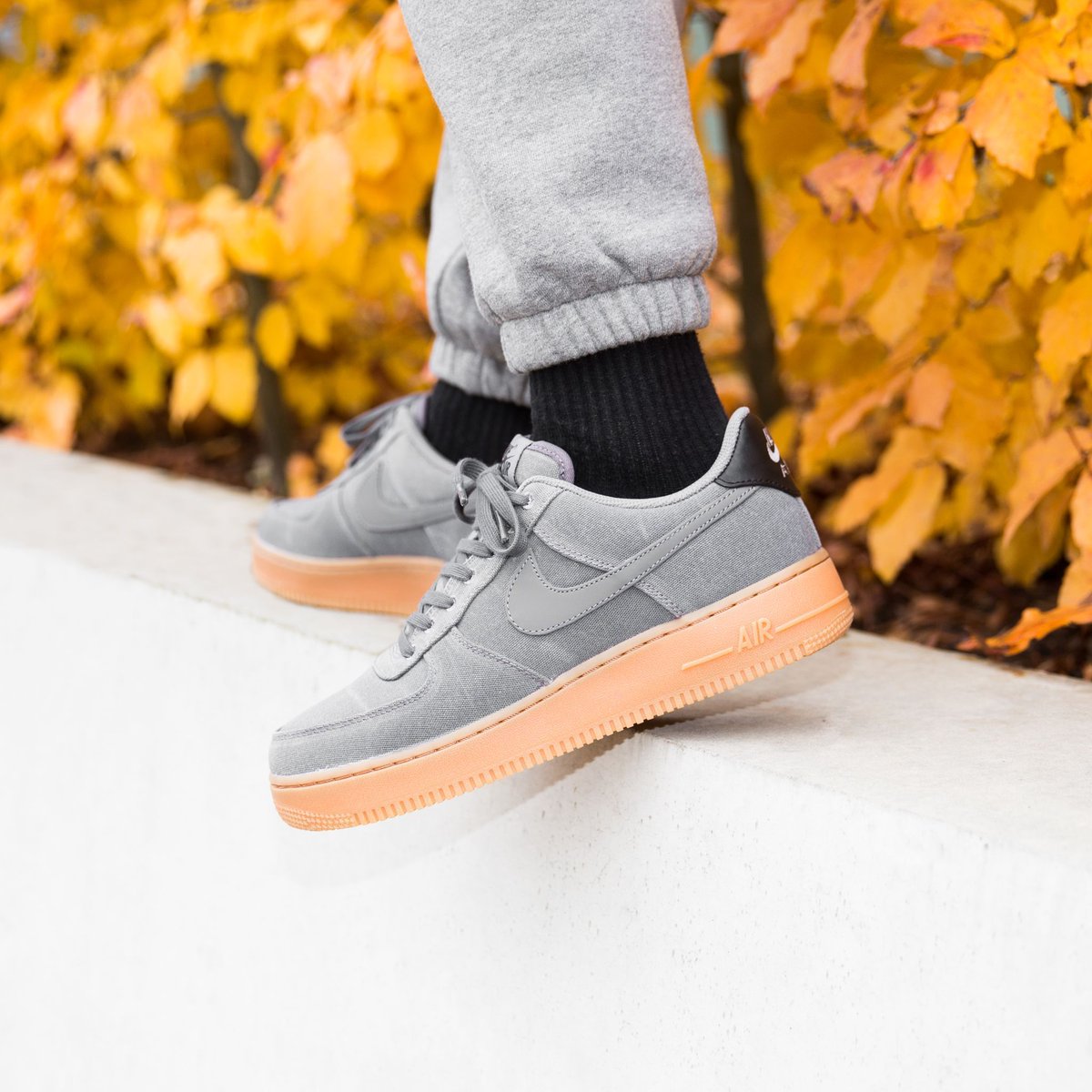 nike air force one trainers flat pewter gum