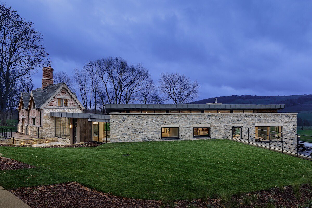 ecohausuk's tweet photo. Recent #photoshoot of this stunning #extension to #listedbuilding where we supplied & installed our @InternormUK #tripleglazed #timbercomposite #windows and #slidingdoors https://t.co/G73UJMNl3s