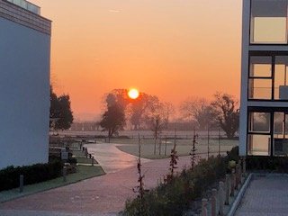 RangefordLiving's tweet photo. The colder months have one benefit - stunning skylines in the morning and evening. This picture was taken here at Wadswick Green in the lovely Wiltshire countryside. We love Wiltshire!

@WiltsHour #sunset #MondayMorning https://t.co/6w7S4XnWyK