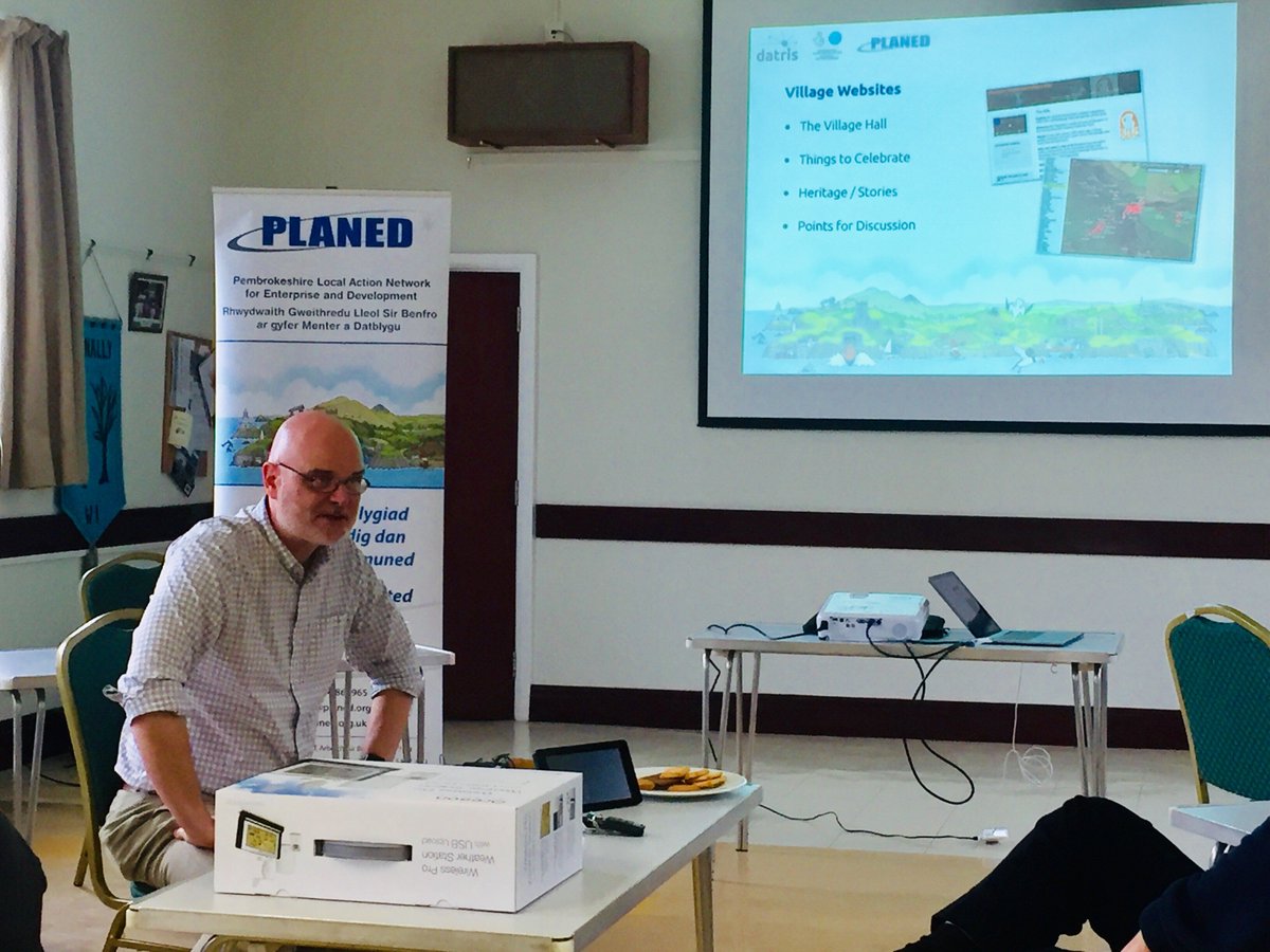 PLANED_Cymru's tweet photo. Plenty of interesting discussion this weekend in #Penally, as John from #TeamPLANED, takes our #DATRIS project out into communities. 
#Pembrokeshire #Digital https://t.co/MbCf9oTAox