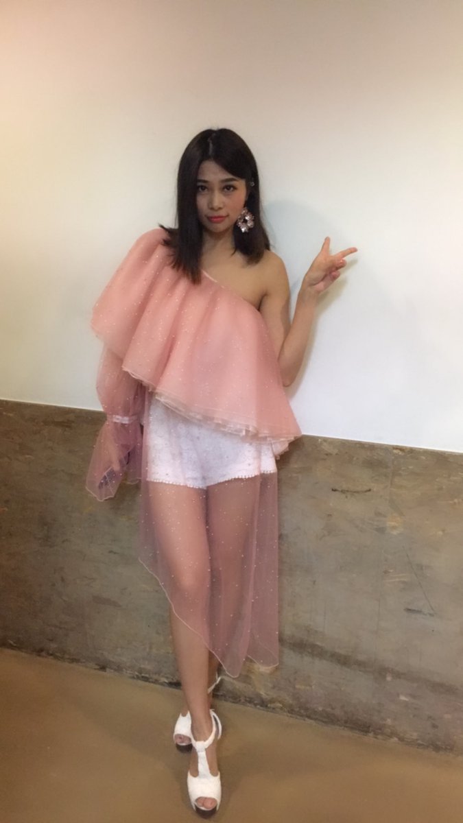 FolkGala's tweet photo. FGS(  ˆoˆ)/\(ˆoˆ  )/
18:30〜 胡玉嬌 さん始まります😊✨

是非見に来てください(*´･ω･｡)σ

#この指とまれ
#fgs2018 
#FGS https://t.co/TsDPUxbnOP