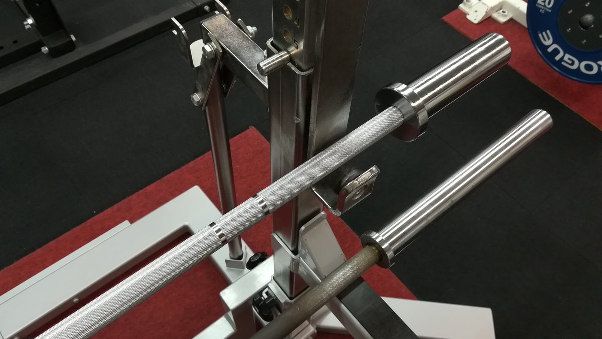 GYMWAYの10kgテクニカルバーベル(短い銀色の方です)、技術練習に使い 