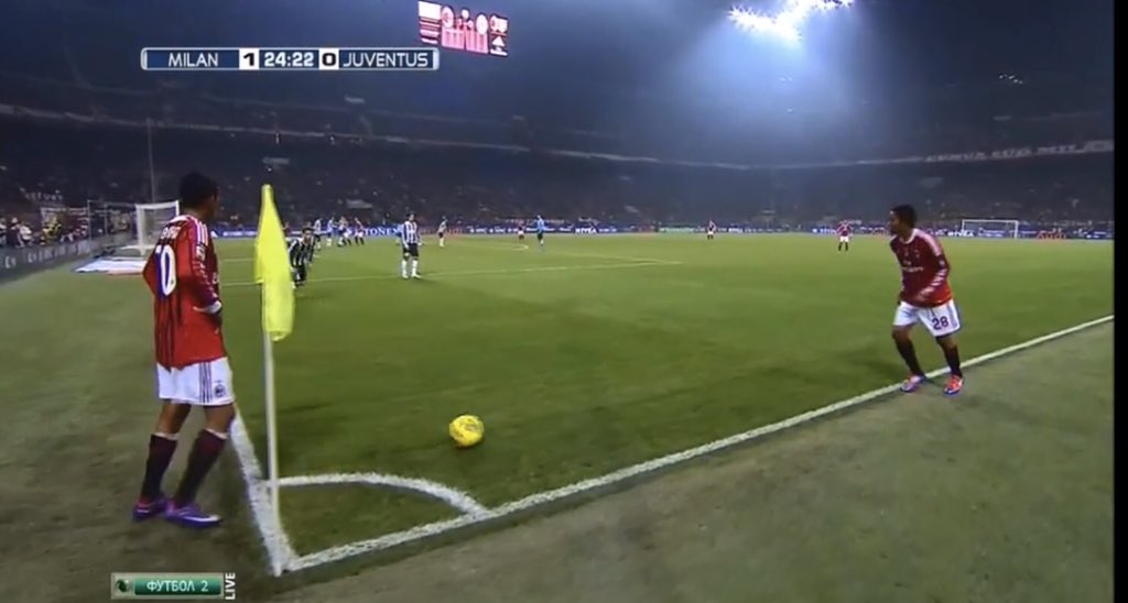 SchiaviAlex's tweet photo. @Sport_Mediaset Il geometra toppa di nuovo,dopo le righe e la prospettiva sul fuorigioco fomentato dalla nostalgia rivanga il passato facendo finta di non sapere che il #VAR l’azione l’avrebbe fermata qui mentre il gol di Matri sarebbe stato convalidato! #muntari #zioFESTER #STALLIERE #hARdCORE https://t.co/qiGGA0l8tl