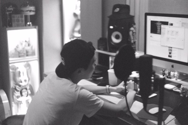 choi_bts2's tweet photo. Mang was writing down Diary in New York? I can see the 40 Wall Street building in Manhattan through the window. JHope might write down the diary very honestly and simply 

“Just Dance” 

#WritingDownTheVeryHonest #Diary #JHope @BTS_twt 
#MANG #FreeTime #BT21 https://t.co/f0JXh3VRsX