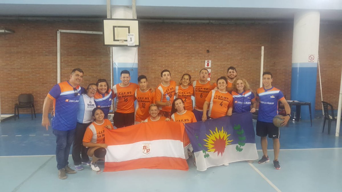 Valperezzon's tweet photo. DGCYE-DEF
Ayer se disputaron los partidos de la Zona 4 del #Intercef En Voley, ganó el CEF 3 de #LaMatanza, mientras que en Handball hizo lo propio CEF 112 del mismo distrito. Felicitaciones a todxs los que participaron 👏👏
@gzinny @sergesiciliano @BAeducacion https://t.co/9oUHCvGWsH