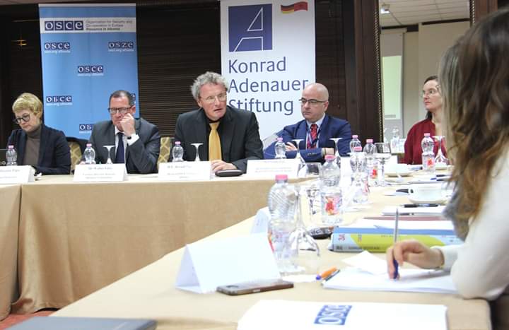OSCEinAlbania's tweet photo. #OSCE Presence and Konrad Adenauer Foundation start programme on research on transitional justice in #Albania with an autumn school for the 10 young researchers selected among over 100 applicants. Their findings will be presented at an intl. conference in 2019.
#WeStartTalking https://t.co/U9dwalEZ1Q