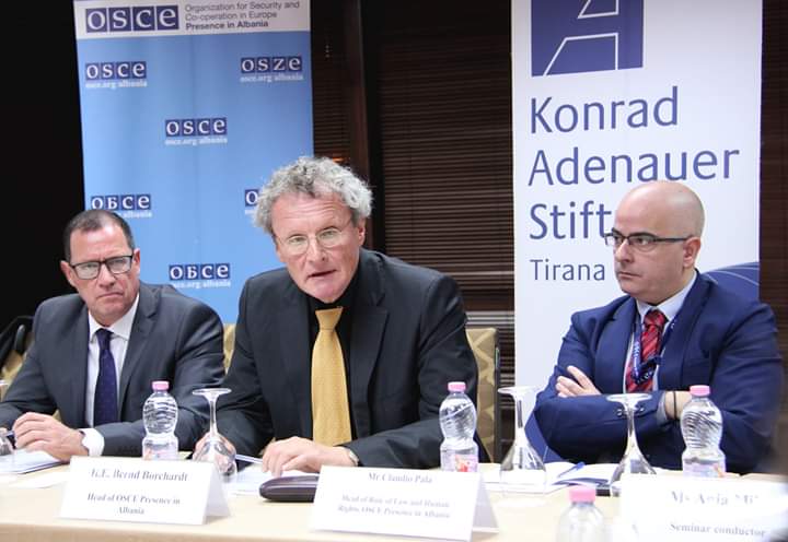 OSCEinAlbania's tweet photo. #OSCE Presence and Konrad Adenauer Foundation start programme on research on transitional justice in #Albania with an autumn school for the 10 young researchers selected among over 100 applicants. Their findings will be presented at an intl. conference in 2019.
#WeStartTalking https://t.co/U9dwalEZ1Q