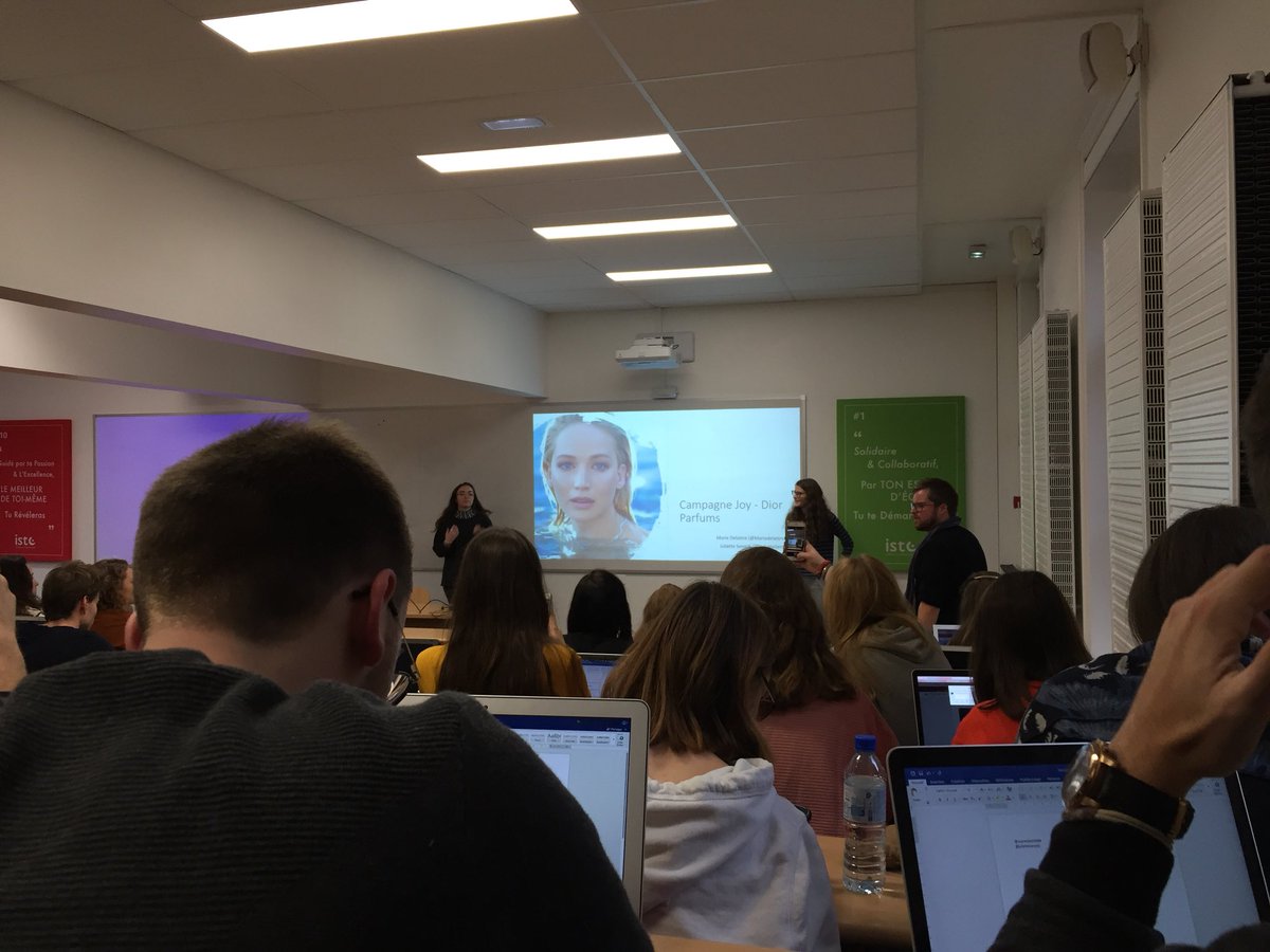CarlStvnd's tweet photo. C’est parti pour un live tweet sur une présentation de @Mariedelattre88 et @JulietteSempe. Elles vont nous parler de la campagne Joy de Dior ! #joy #RSistc3A https://t.co/lpUTRlykZR