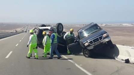 AutopistaAntofa's tweet photo. Existe un desvío tras accidente en KM 26 de Ruta 1, tras volcamiento de camioneta que estaba siendo remolcada. Personal de Autopistas de #Antofagasta se encuentra en el lugar 🚧 https://t.co/WdC7oRL9fe