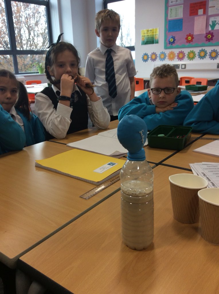 JupiterCFS's tweet photo. Year 4 have been investigating what makes bread rise. We tested the gas that was created by the yeast and sugar mixture and found it extinguished a flame. Therefore it must be carbon dioxide. https://t.co/Lpt2lLBWyt