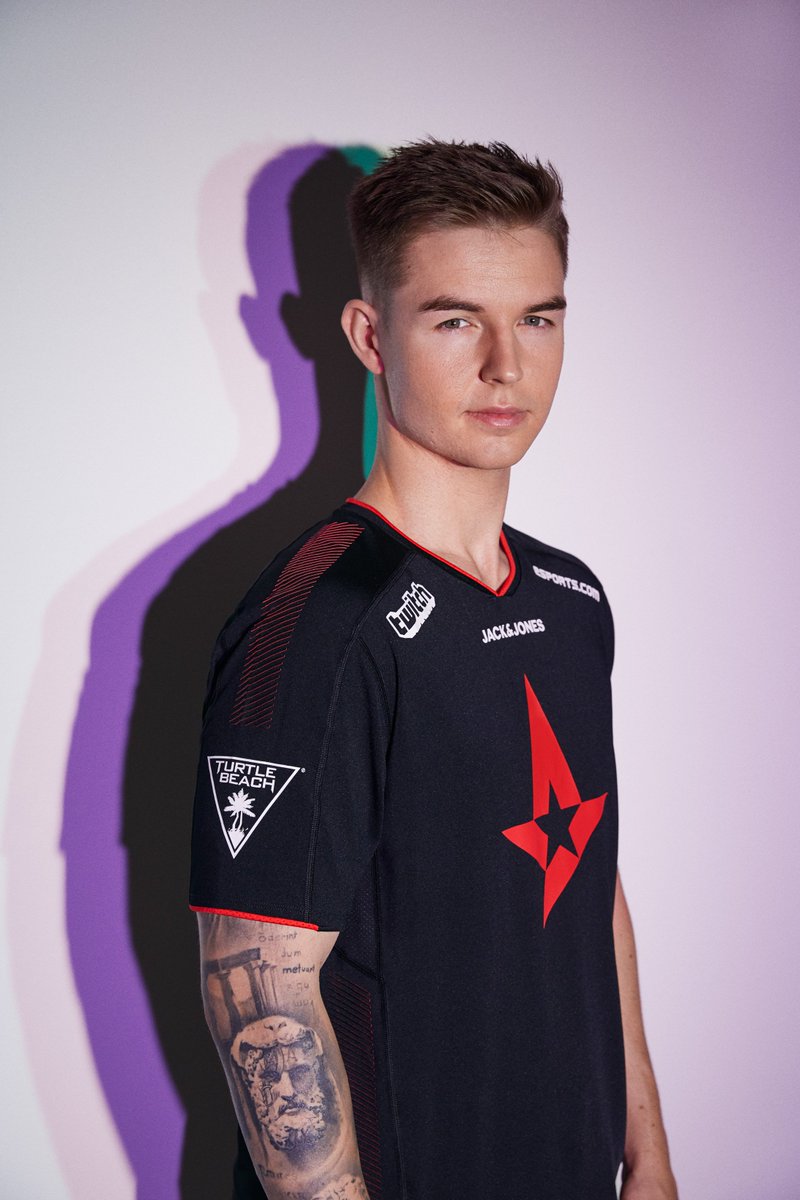 Astralis Counter-Strike on Twitter: man now has 11 MVP Medals to his name. That's a all-time record, a truly amazing achievement, @dev1ce! 😍🔥 #ToTheStars ✨ https://t.co/CwFjNe7fTK" / Twitter