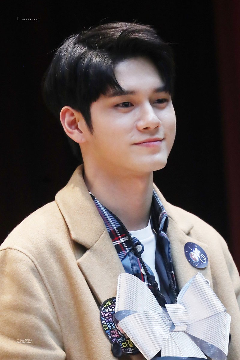 neverland_osw's tweet photo. 💚 181124 #옹성우 #워너원 💙💙 https://t.co/2hax0fCPzy