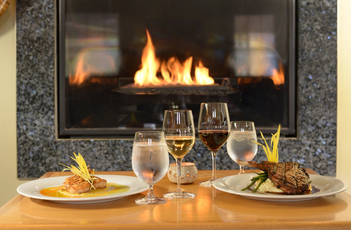 NiagarasFinest's tweet photo. #ZeesGrill is a must try!  Seaonal flavours in the heart of #NiagaraontheLake.  Have a peek at our latest menus >> https://t.co/ASRbQzyzJr | #NiagarasFinestHotels https://t.co/zjUzPLkUZ6
