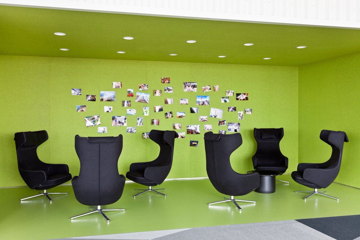 BuzziSpace's tweet photo. The only thing that can brighten up our mood on this cold Monday are these bold colors! Remember, life is too short for boring walls. #BuzziSkin #Wallpaper #HappyHealthyWorkspaces https://t.co/uFCXQHaXXR