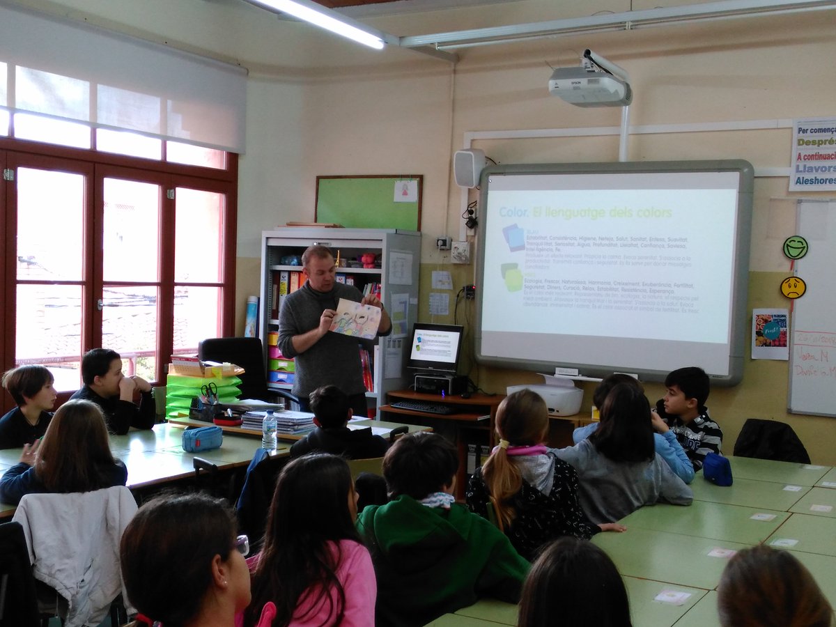 🎨<a href="/requena/">Àlex Requena</a>, professional del disseny gràfic de <a href="/elmetropost/">elMetropost</a>, ha impartit avui un taller d'imatge corporativa a les dues cooperatives de l'Escola Salvador Lluch en el marc del projecte Cultura Emprenedora a l'Escola (CuEmE) <a href="/diba/">Diputació de Barcelona</a> <a href="/AjuntamentGava/">Ajuntament de Gavà</a> #Gavà #escola #emprenedoria #Cueme