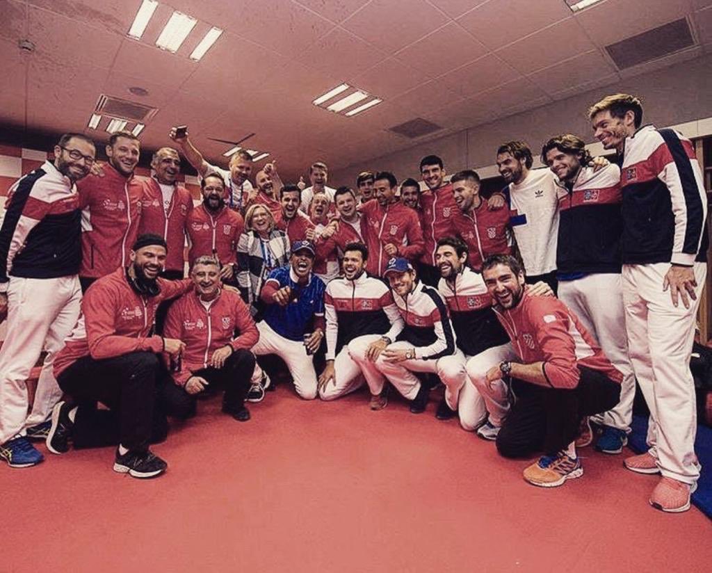 Congrats #Croatia for winning @DavisCup title. These guys are great tennis players but more than that, they are really great human beings I admire & appreciate. Wonderful photo of both teams together post match tie is a sign of great respect 🙏👏 That’s what sport is all about ✊