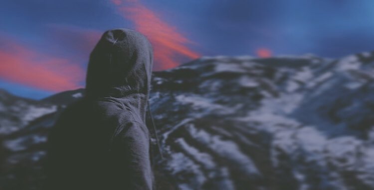 ACreativeMindCo's tweet photo. Dusk.
•
•
•
•
#graphicdesign #graphicdesigner #graphic #design #illustrator #iluustration #mountain #skyline #sunset #sunrise #view #scenery #snow #dusk #acreativemind
•
Created by @harry__sisley https://t.co/2v9jVZX0iU